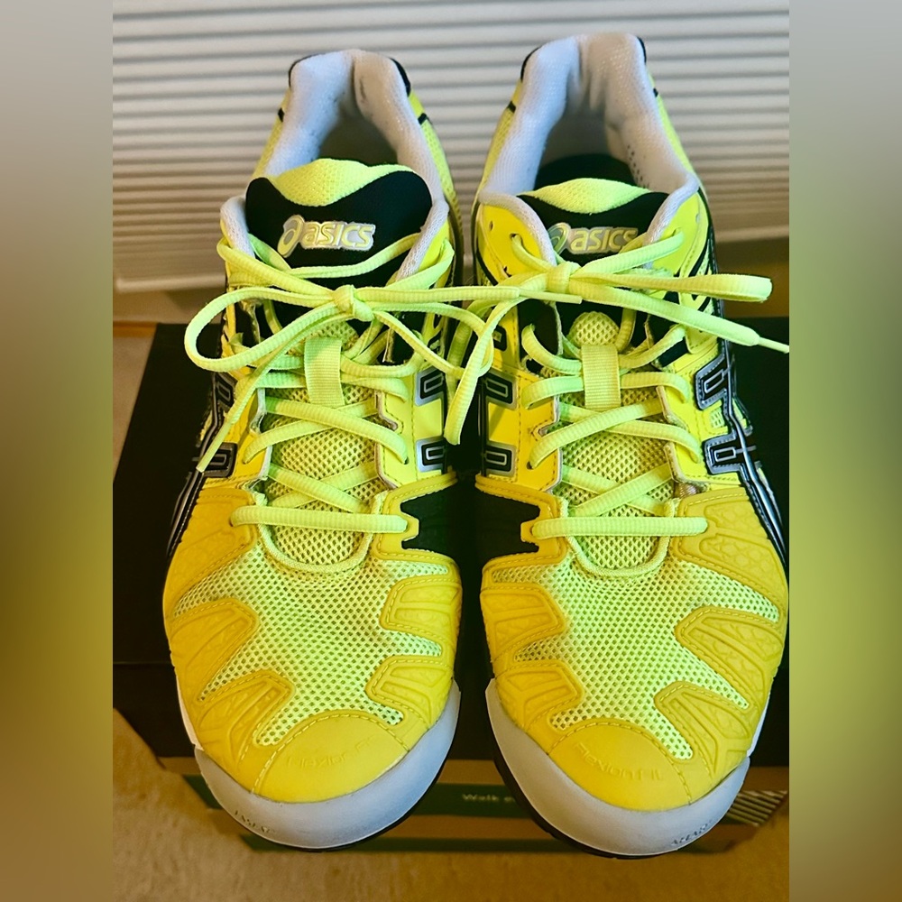 ASICS men’s Gel-Resolution Tennis Shoe - Vibrant Neon Yellow and Black Accents - Picture 4 of 9